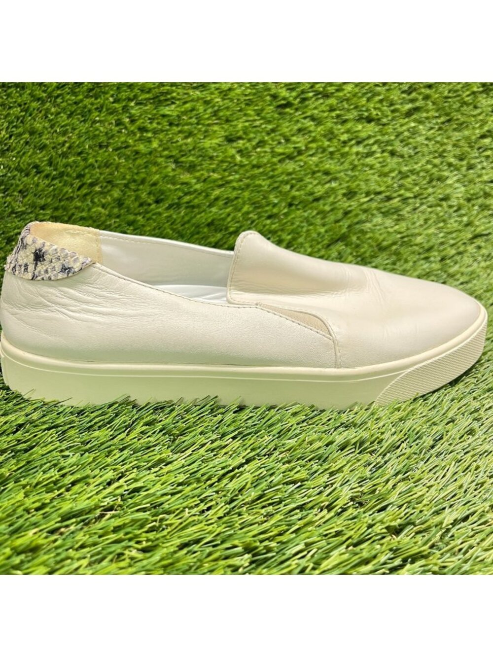 Cole Haan GrandPro Spectator 2.0 Women Size 8 Ivory Casual Leather Slip On Shoes